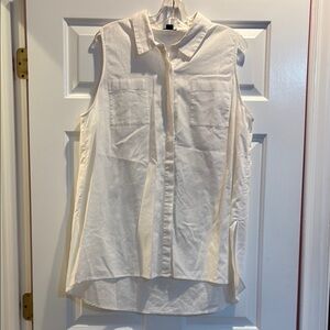 New Directions White Sleeveless Button Down Shirt
